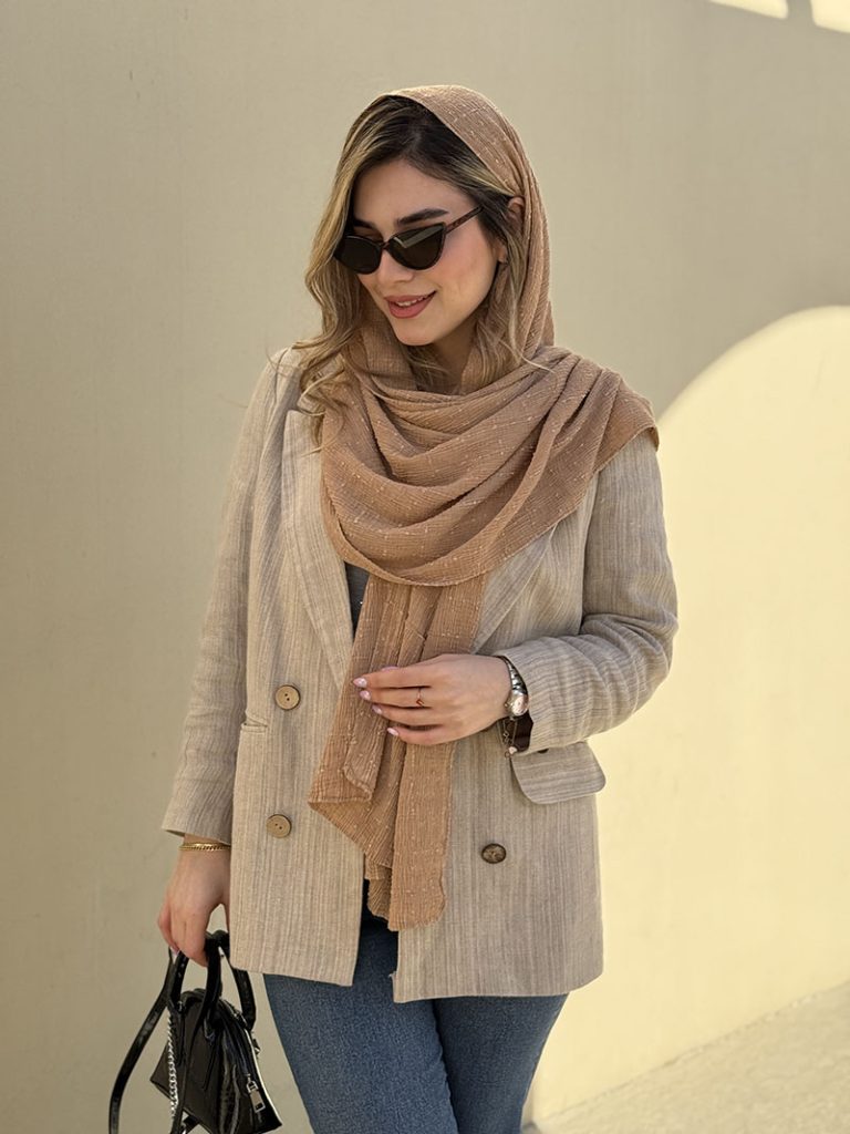 شال نخی پلیسه کد ۷۴۳ در رنگهای متنوع، ایدهآل برای استایل روزمره