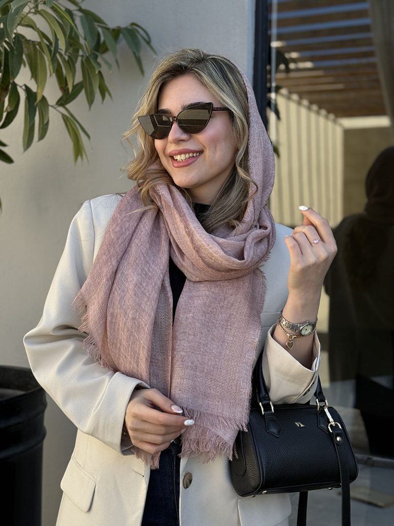 خرید شال نخی شاین‌دار، سبک و خوش‌ایست