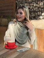 شال حریر نخی آلیس، گزینهای ایدهآل برای راحتی و شیک بودن در روزهای گرم