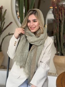 تنوع رنگی شال لینن کنفی نلی در فروشگاه ملیرا