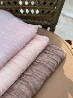 راهنمای انتخاب شال دو‌لایه نخی حریر شیشه‌ای برای استایل شیک و خاص