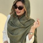 خرید شال نخی حاشیه پرچ دار لارا کد ۷۶۳