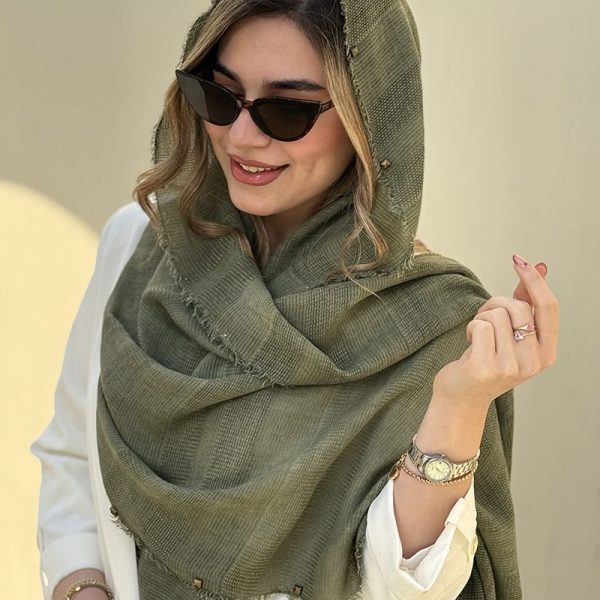 خرید شال نخی حاشیه پرچ دار لارا کد ۷۶۳