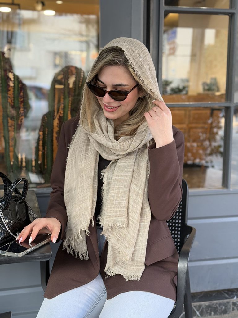 فروش ویژه شال نخی میلو در رنگ‌ها و طرح‌های متنوع