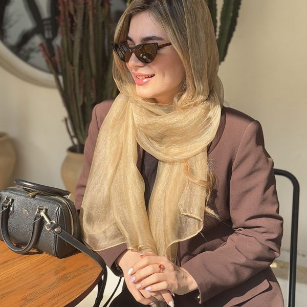 شال حریر مدیس، فوق‌العاده خوش‌ایست و سبک