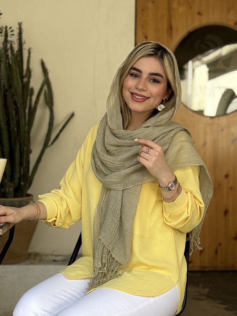 شال نخی میشل مناسب فصل بهار با رنگ‌های جذاب