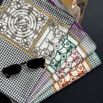 شال طرحدار ابریشم کد ۸۲۳