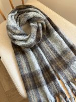 بیگ اسکارف دخترانه،بیگ اسکارف چهارخانه