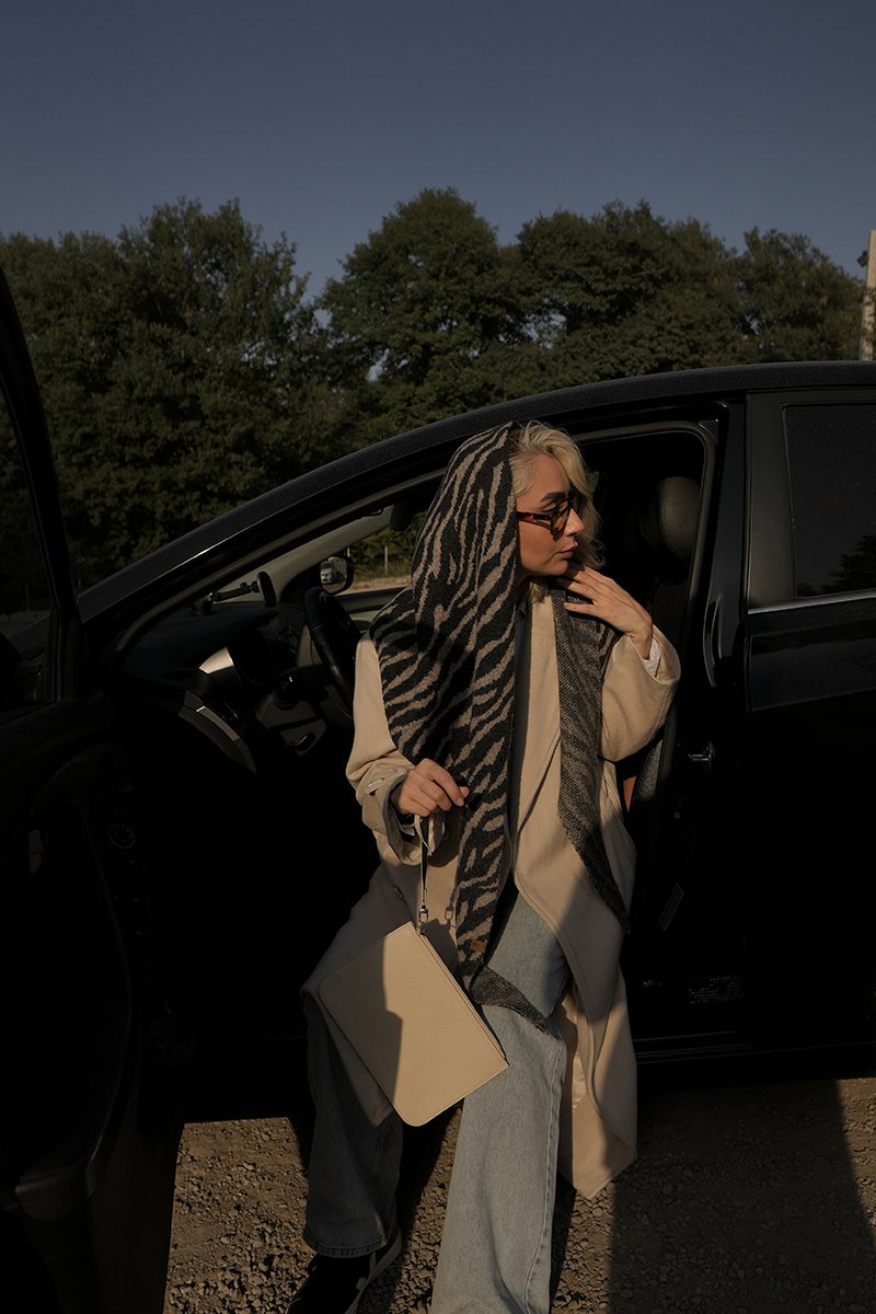 IMG_3978 copy روسری سه گوش زبرا کد ۱۸۲ - Image 1