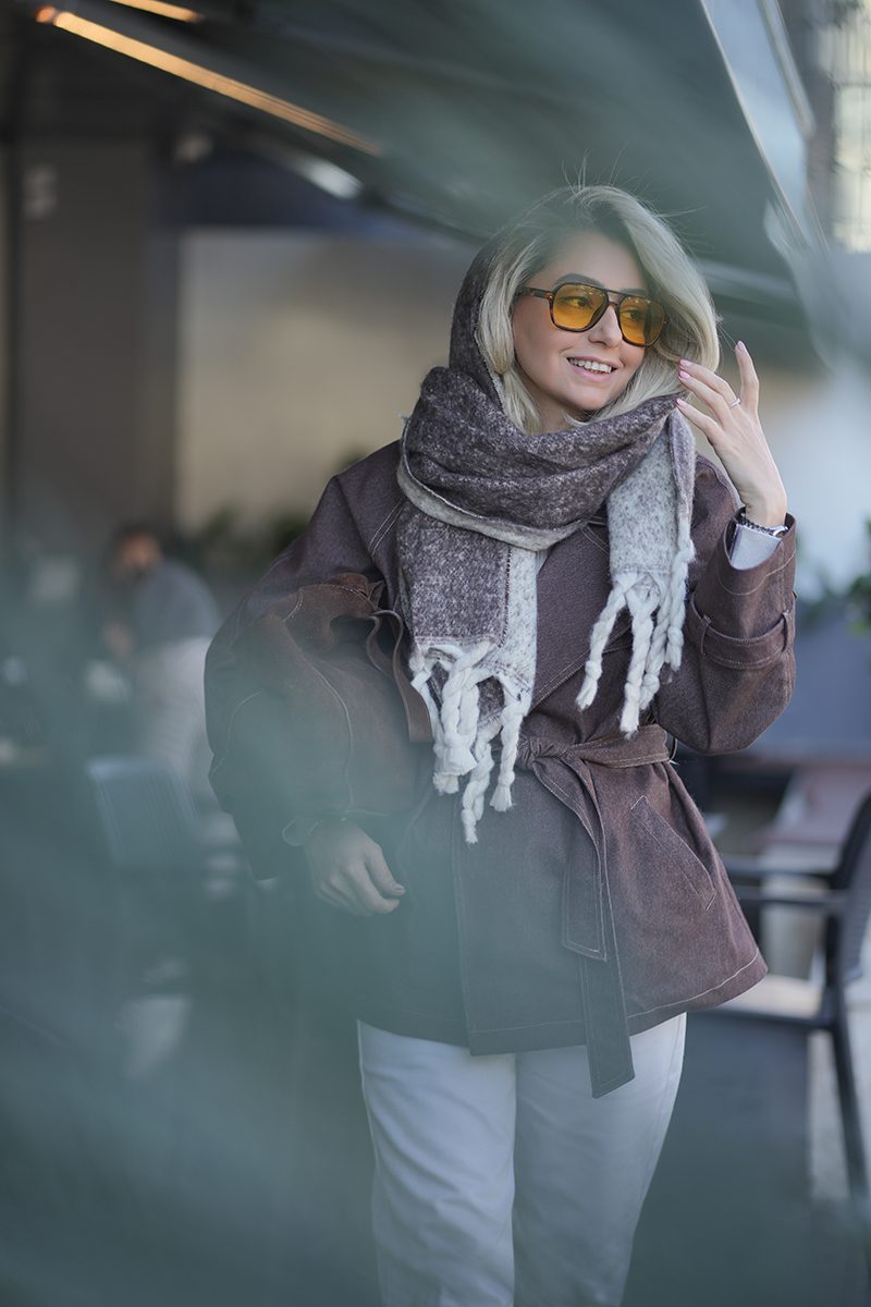 ترنچ کت قهوه ای